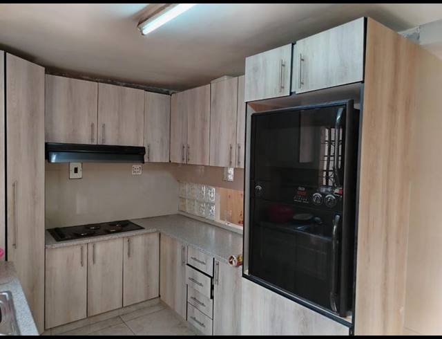 3 BEDROOM HOUSE FOR SALE IN GROVE END